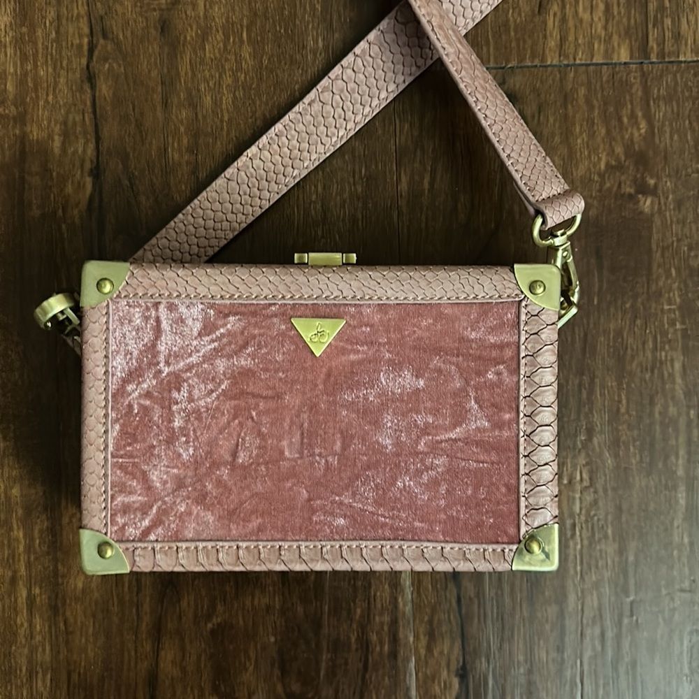 Sam Edelman Pink Floral Embroidered Clutch - Picture 3 of 6
